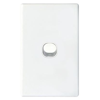 Picture of TRADESAVE Slim 16A 2-Way Vertical 1 Gang Switch. Moulded in Flame
